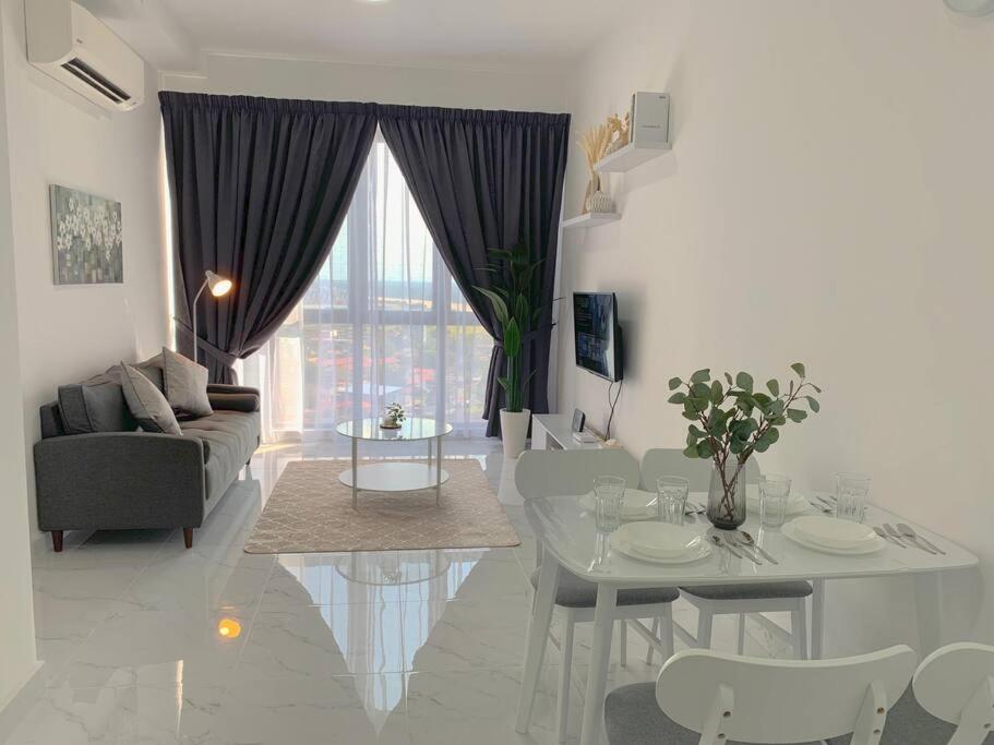 Netflix 2 Bedroom Troika Kota Bharu Homestay 1812 Экстерьер фото
