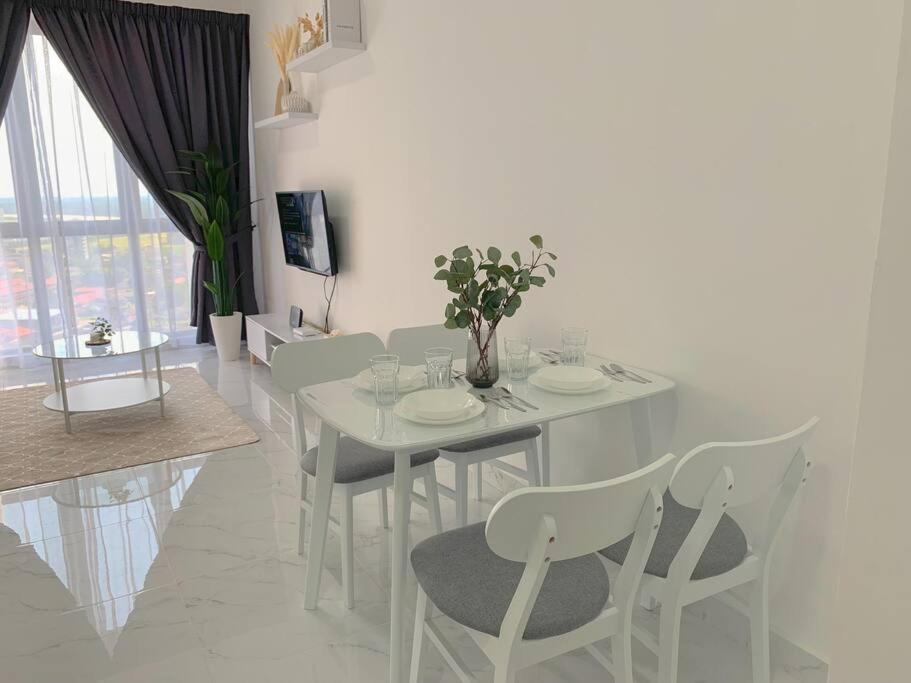 Netflix 2 Bedroom Troika Kota Bharu Homestay 1812 Экстерьер фото